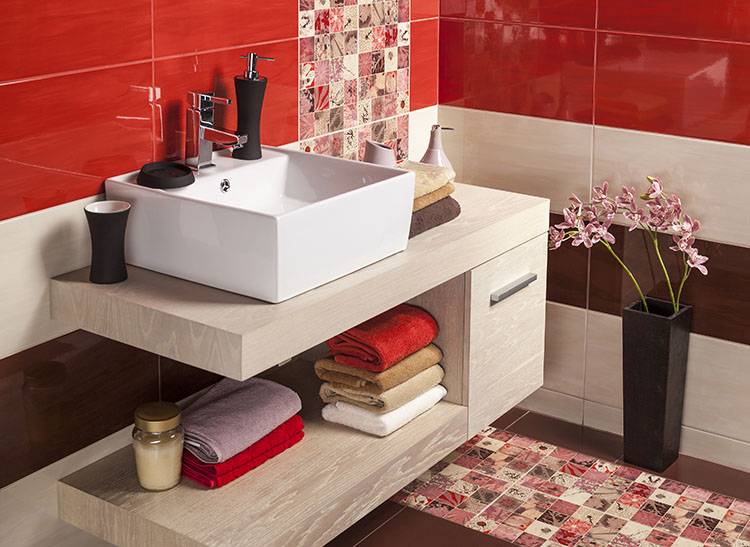 ¿Tienes poco espacio en tu baño? Con estos trucos harás que luzca más grande